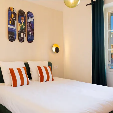 Bright Near The Port * Saint-Tropez