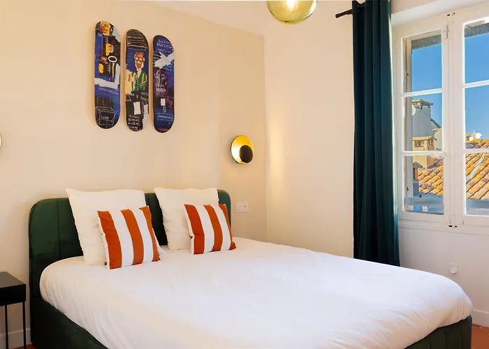 Bright Near The Port * Saint-Tropez